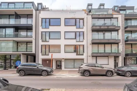 Zeer ruim en verzorgd appartement met vier slaapkamers en...