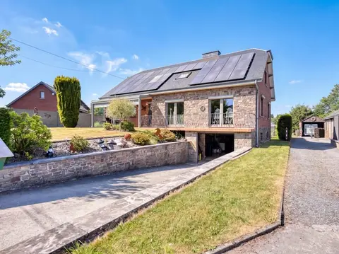 Maison 4 façades avec dépendance aménagée et superbe jardin