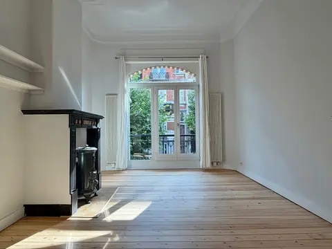 Beautiful art-deco town house